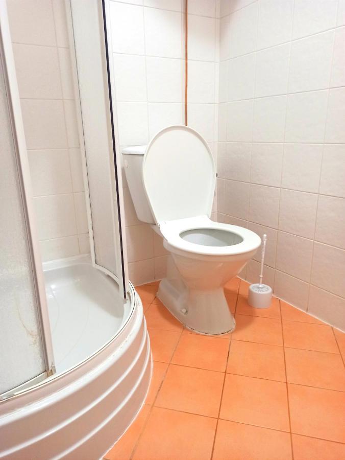 P&P Jicin Apartments - Soukrome 2-3 Luzkove Pokoje S Vlastni Kuchyni A Koupelnou Exteriör bild