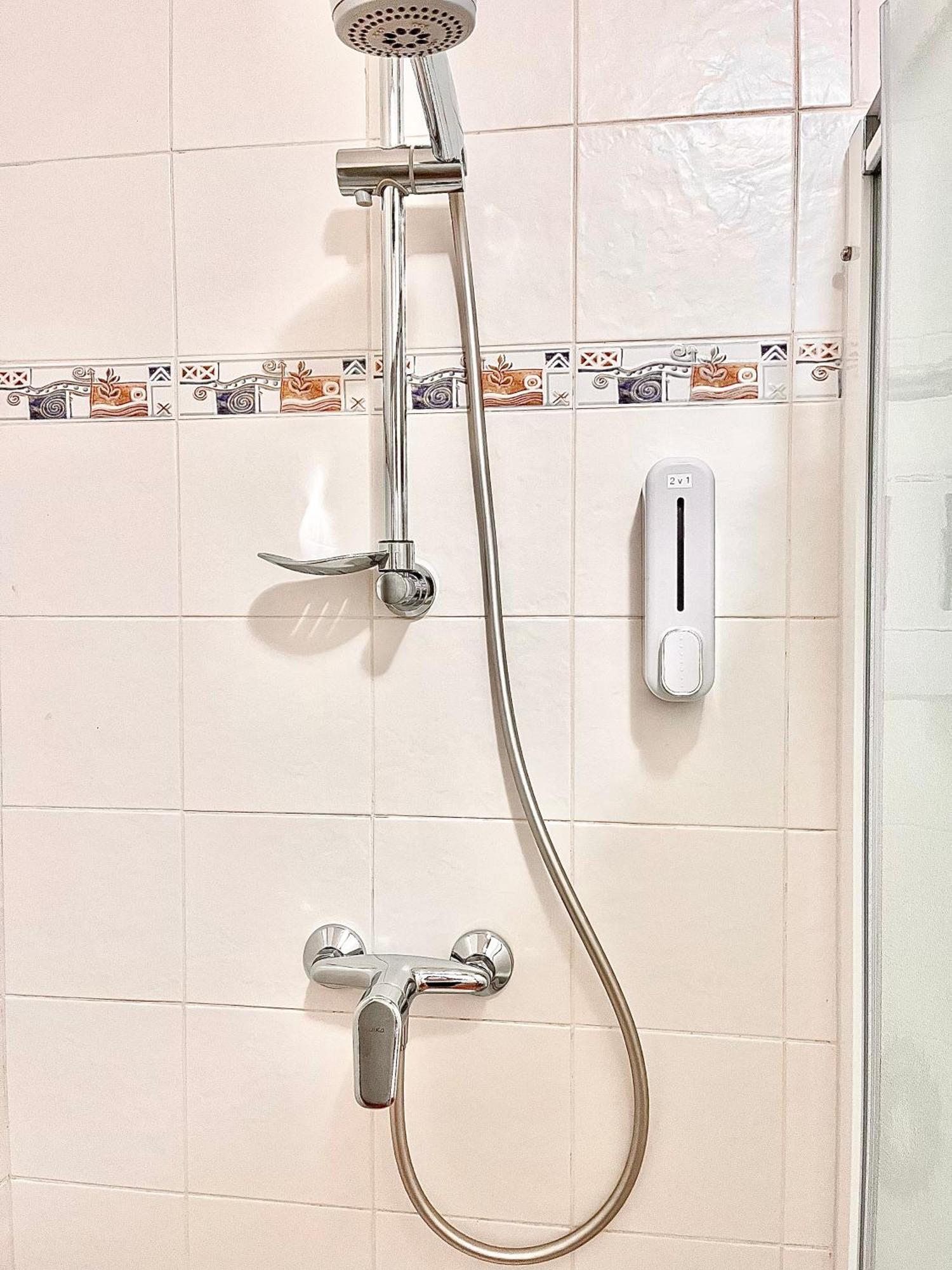 P&P Jicin Apartments - Soukrome 2-3 Luzkove Pokoje S Vlastni Kuchyni A Koupelnou Exteriör bild